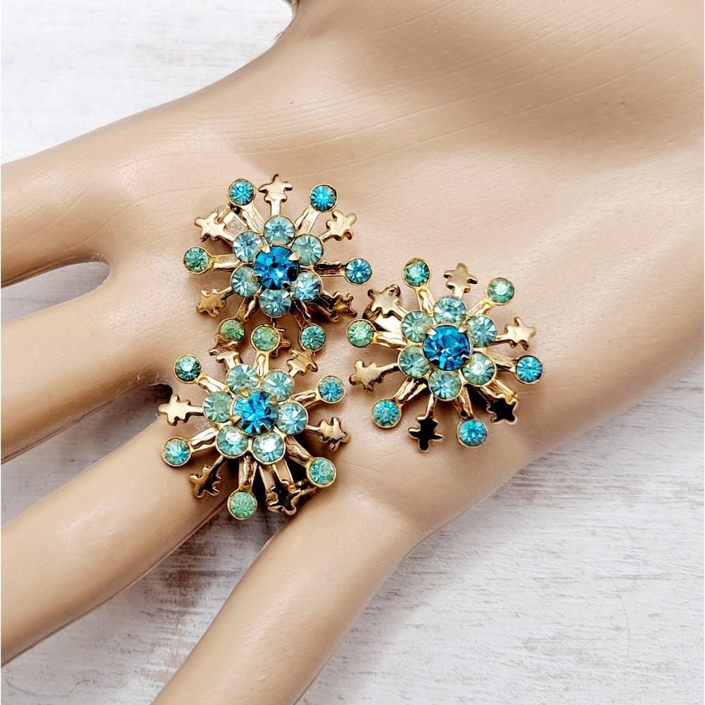 Vintage Snowflake Pins, Goldtone Teal Rhinestones, Matching Set of 3 - Picture 8 of 8